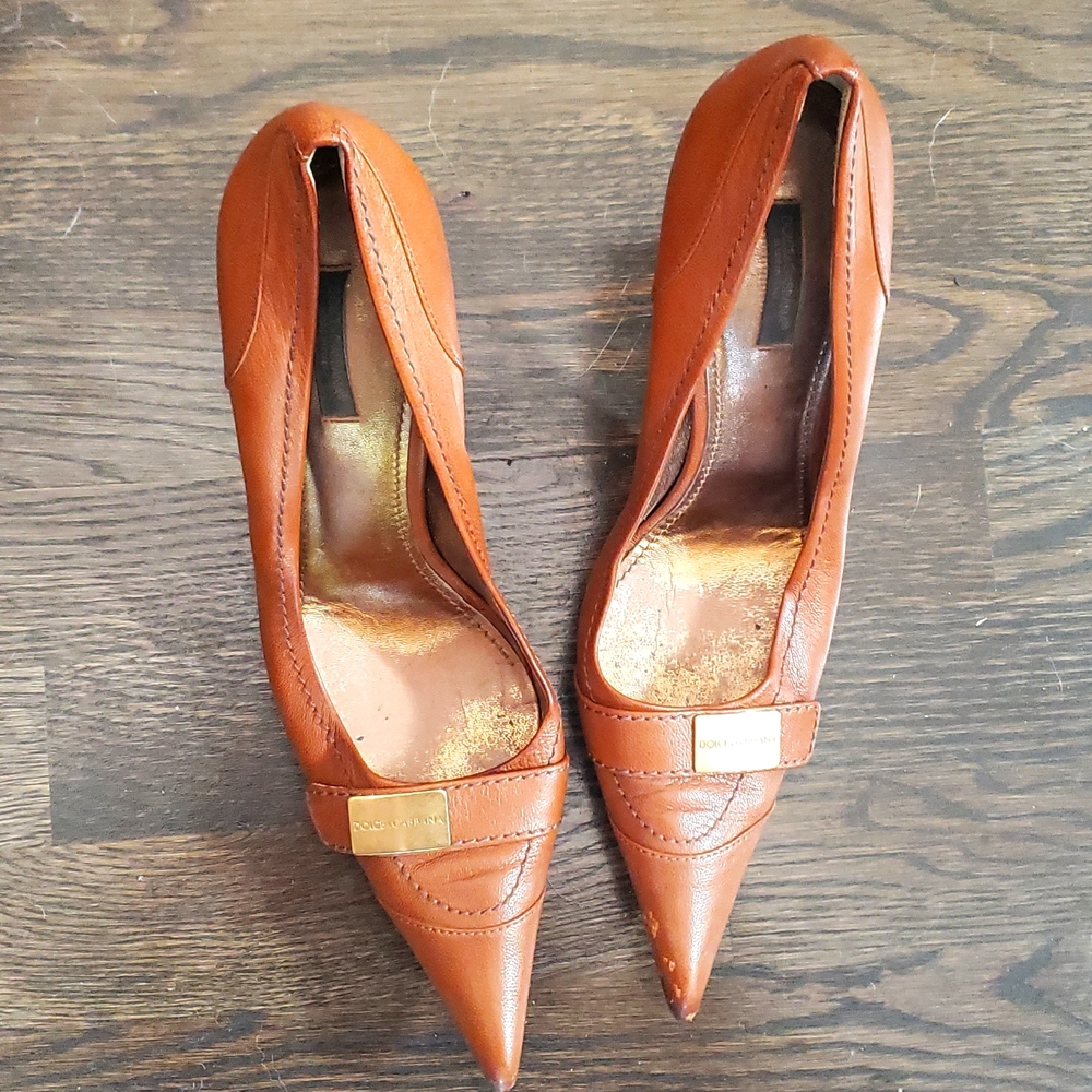 Dolce & Gabbana Woman Pumps Camel Color Leather